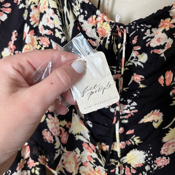 Free People Hilary Printed Top NWT - Picture 6 of 11